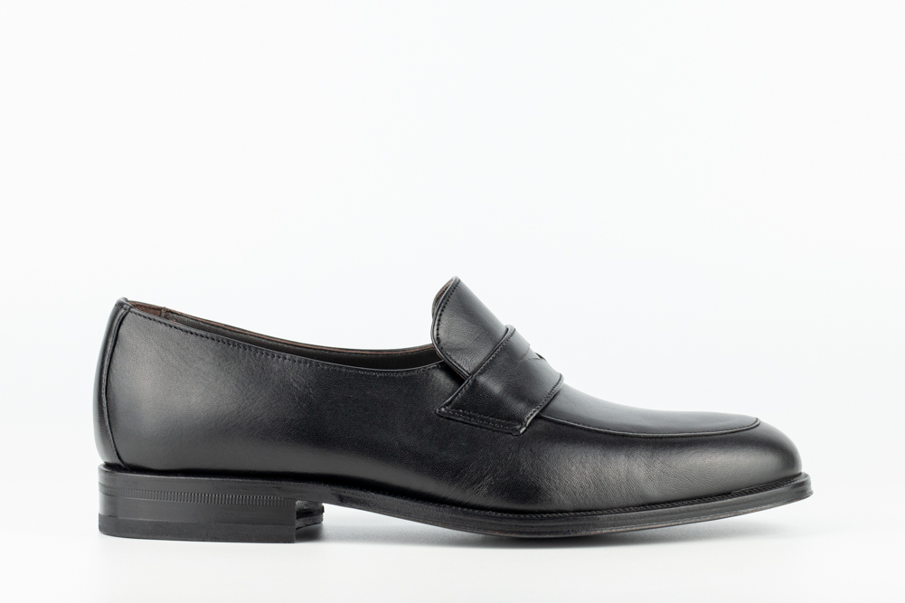 Murillo Black Men's Loafers in Black Leather, Special Width 10, Side View