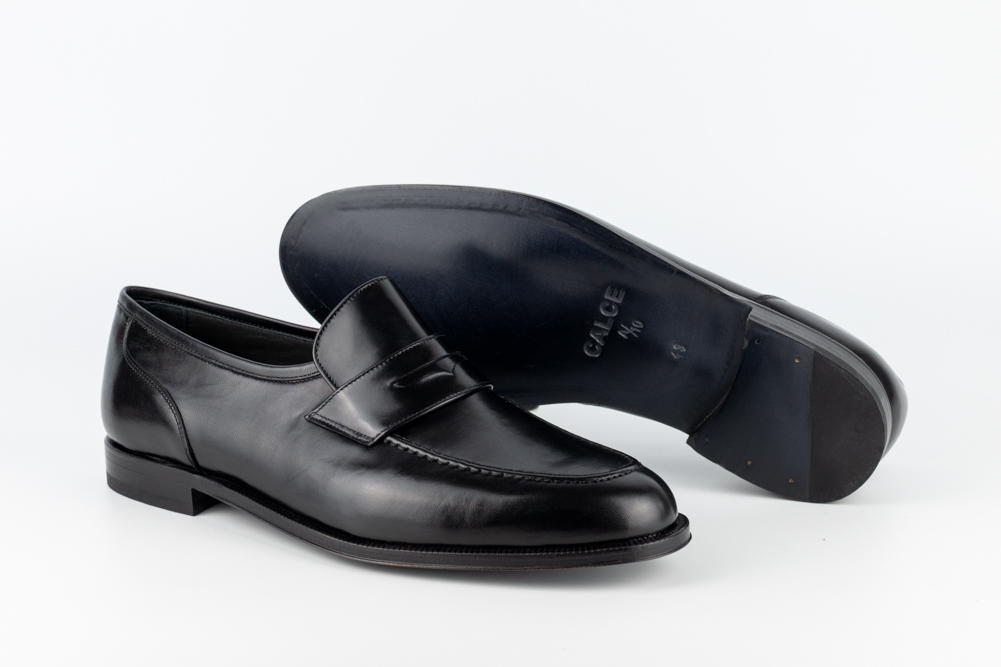 Velazquez New-3 Velázquez Black Men's Loafers, Extra-Wide Size 11, Three-Quarter View
