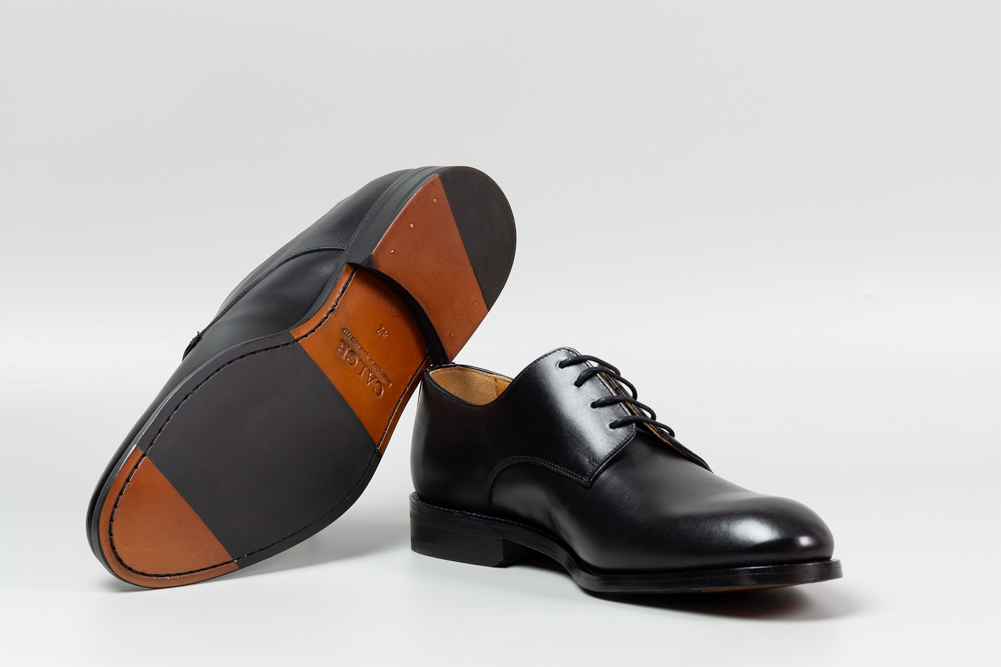 Albert Black New-3 Leather and rubber sole on the Albert Black men's Derby shoe