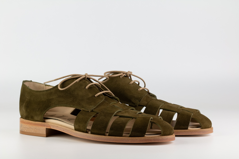 Aurora_Green-2 Sandalia cangrejera verde oliva mujer Calce