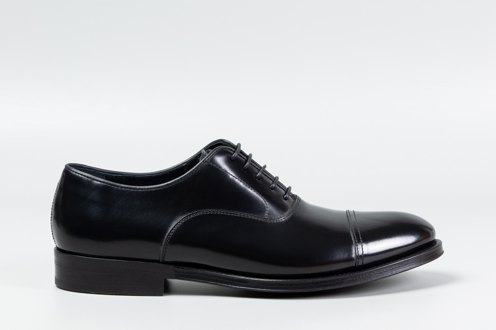 zapato Oxford cap toe negro hombre